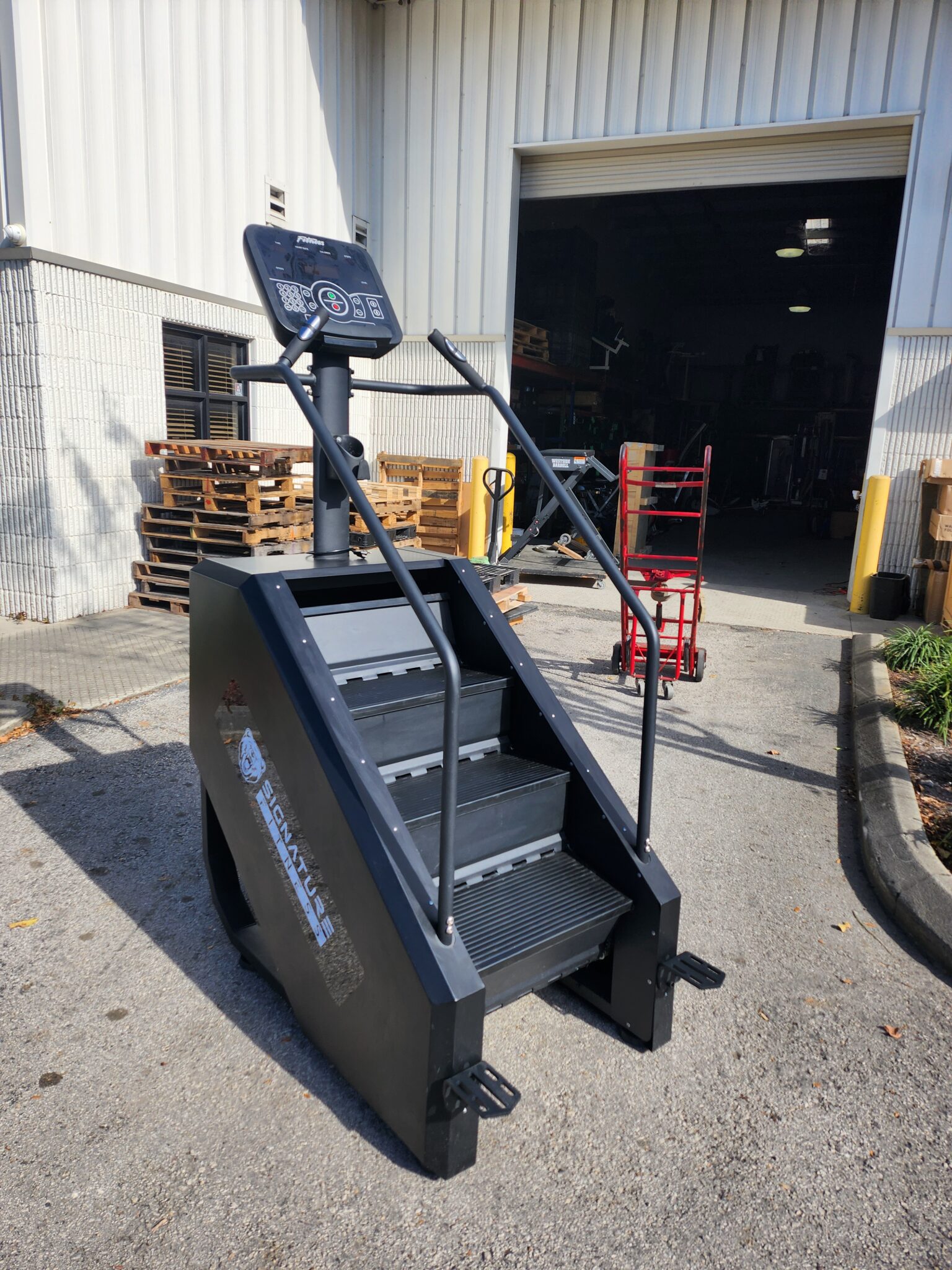 Signature Fitness Continuous Climber Gym Equipment Stair Stepper for Exercise - Image 7