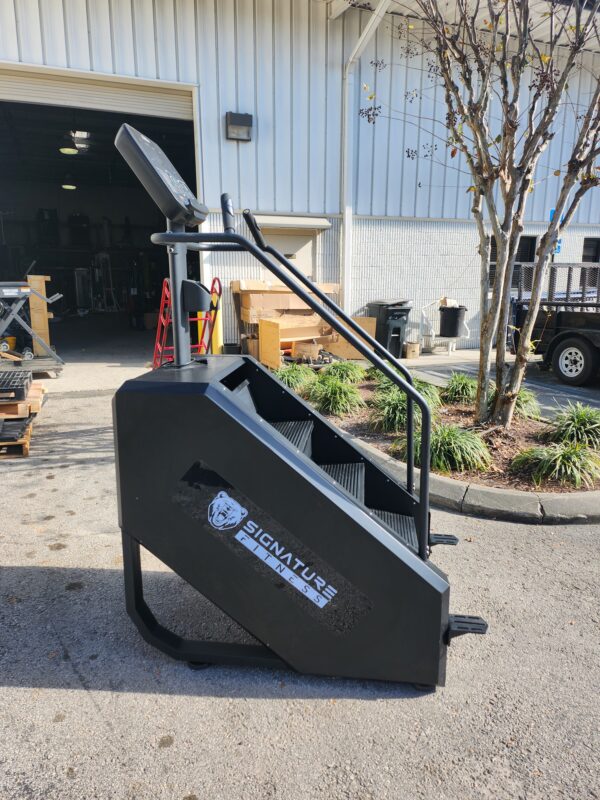 Signature Fitness Continuous Climber Gym Equipment Stair Stepper for Exercise - Image 8